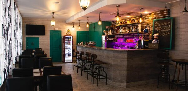 Lighthouse Bar. Лофт-бар с отдельным входом