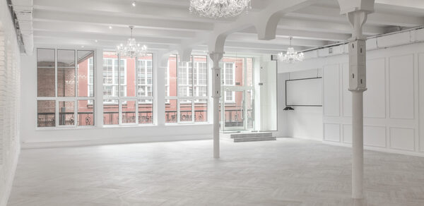 Белоснежное пространство в центре города