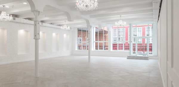 Белоснежное пространство в центре города