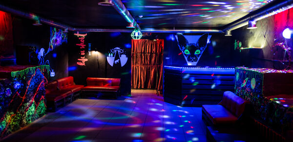 Grenade. Дизайнерский лофт с лаунж-зоной