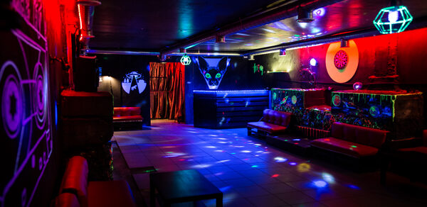 Grenade. Дизайнерский лофт с лаунж-зоной