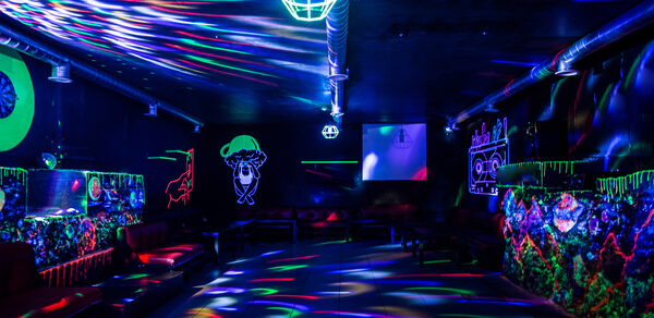 Grenade. Дизайнерский лофт с лаунж-зоной