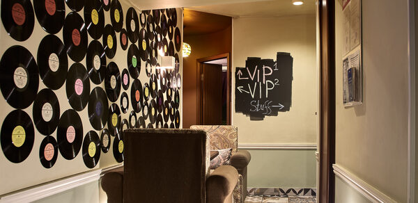 Bar Comeback Комната для небольших компаний