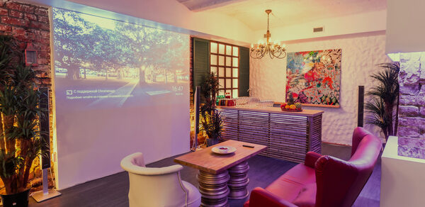 DVOR. Стилизованный зал в баре 