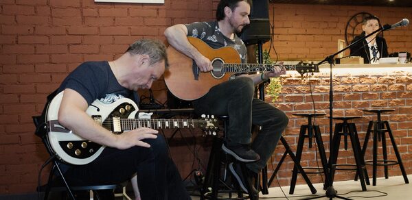 Стильный двухуровневый лофт