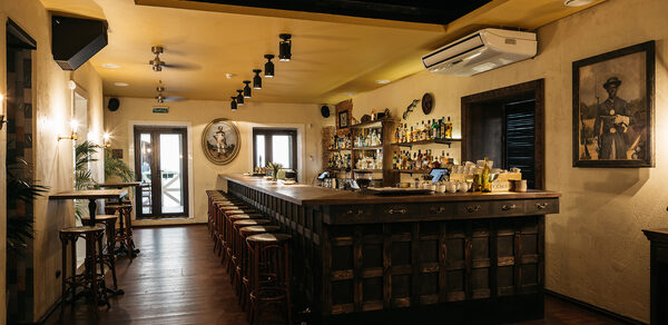 Ресторан Гимназия с летней верандой