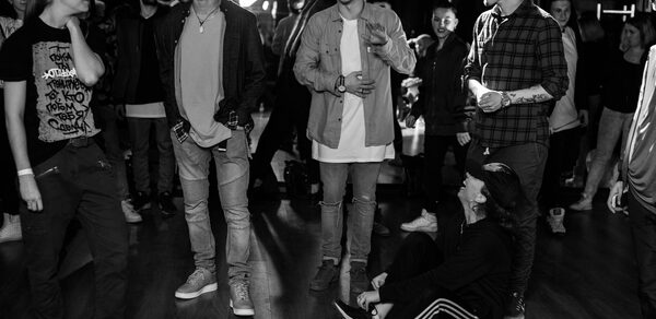 Универсальный лофт с зеркальной стеной