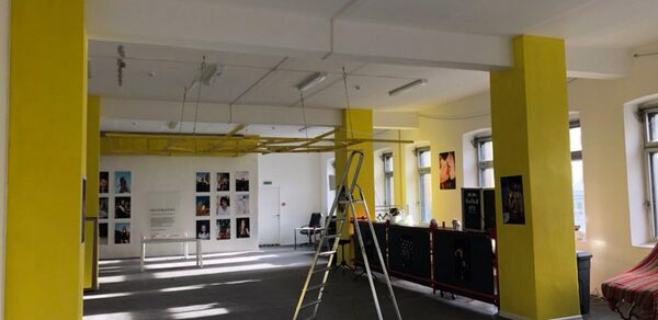 Просторный лофт с колоннами