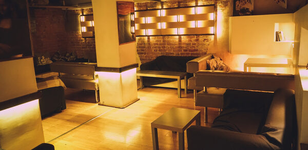 Крафт-бар в центре Москвы под закрытие