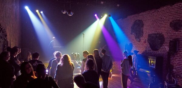 Graf-Studio. Многофункциональное пространство со сценой