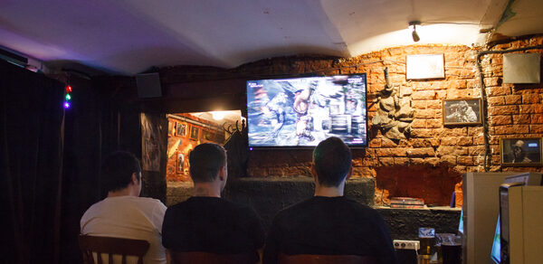 Бар под закрытие для любителей игр