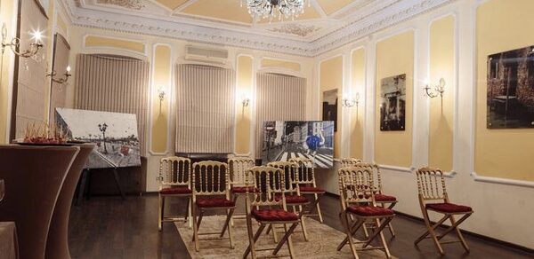 Зал в историческом особняке