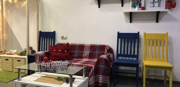 Светлое пространство с несколькими залами и комнатами