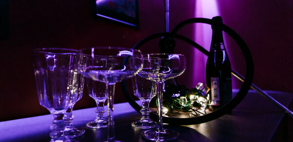 Party Time (Пати Тайм). Лофт-клуб с большим экраном и караоке