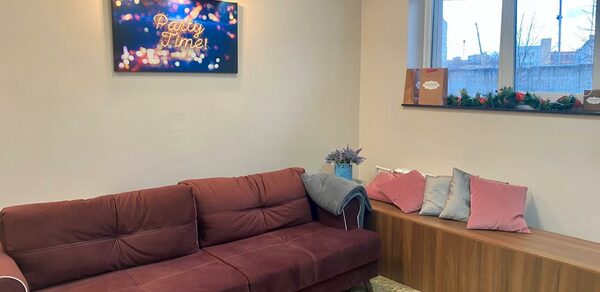 Светлая лофт-студия с кухней