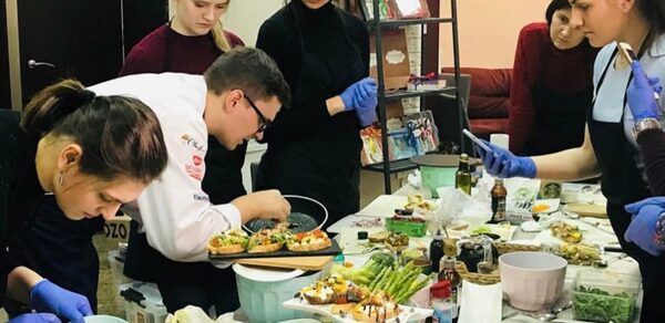 Светлая лофт-студия с кухней