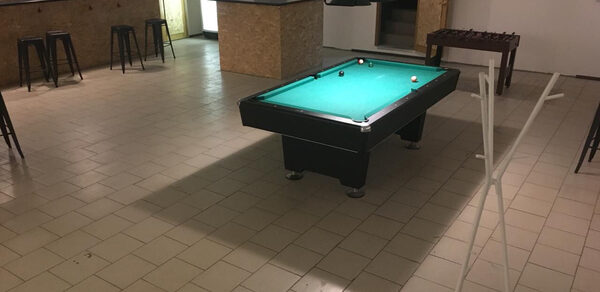 Лофт с бильярдным столом