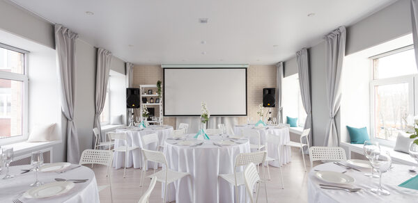 Palitra-Event. Современный белый лофт