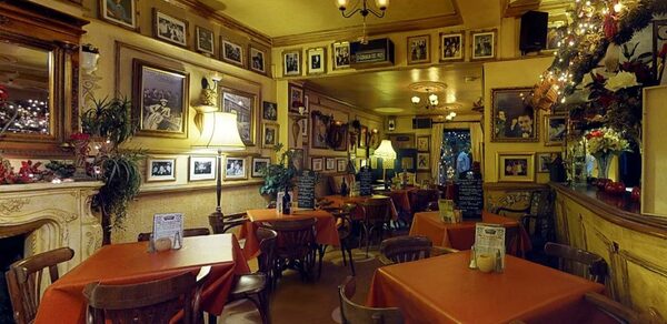 Whole Venue at Le QuecumBar & Brasserie