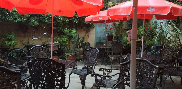 Garden at Le QuecumBar & Brasserie