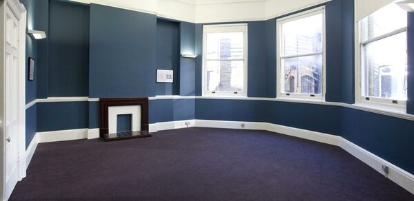 Medium Committee Room