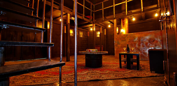 Questmakers Двухуровневый зал в стиле loft