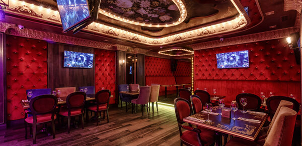 Профессионально оборудованный караоке-зал