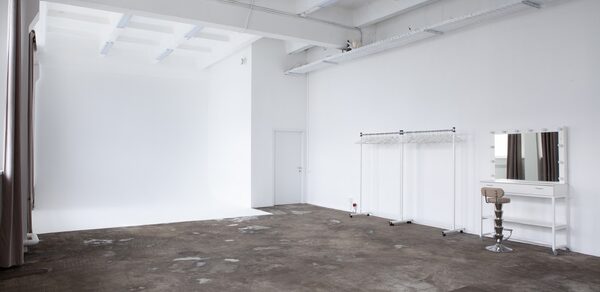 Светлое помещение в стиле лофт