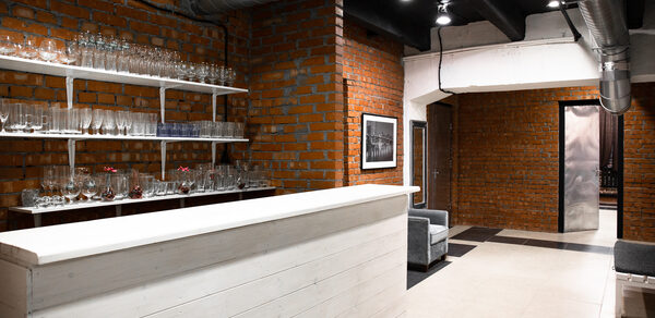 Бизнес-центр Новослободский Лофт декорированный кирпичом