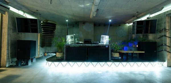 Клубное пространство с выходом на крышу