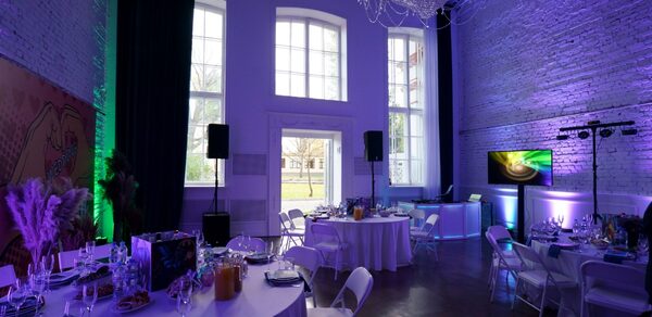 Лофт Космос. Белый лофт в особняке