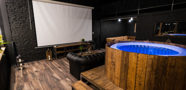 Igloobar. Уникальный лофт-кинозал 