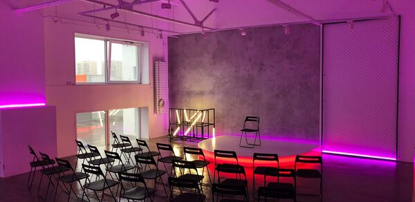 Qweex Campus Неоновый лофт на Савеловской