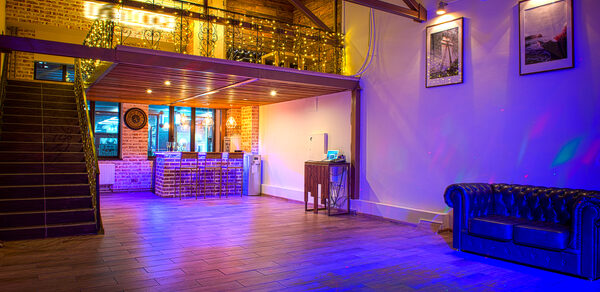 Loft Lodge 4. Двухэтажный лофт для любых мероприятий