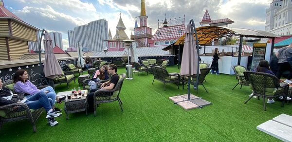 Travel Loft (Трэвел лофт). Веранда на крыше