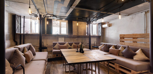 Замес Светлый лофт с диванчиками на Пролетарской