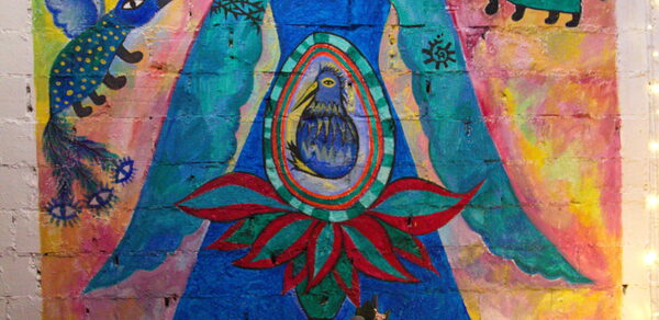 Лофт с дизайнерскими стенами