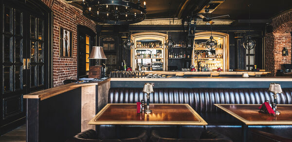 Гастрономический бар EMBERS Бар в стиле Ар-Деко под закрытие