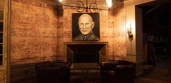 Бар Chateau de Fantomas на Пушкинской