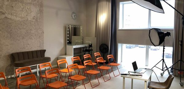 Qweex Campus Стильный лофт с высокими потолками