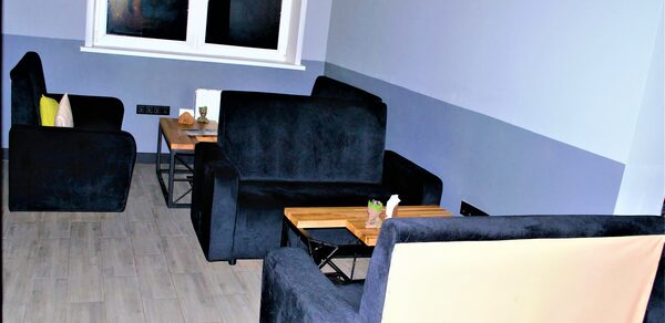 Лофт-кальянная с игровыми приставками