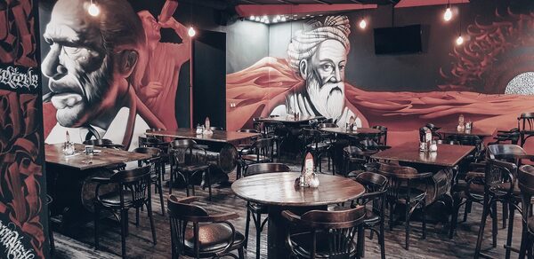 Творческий арт-бар с кухней