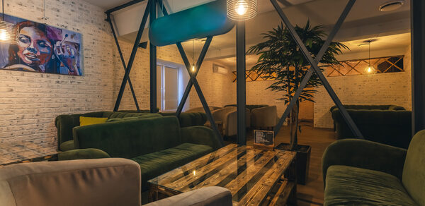 Лаунж-бар Friends place в центре