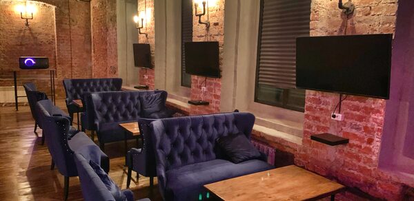 Conductor Lofts с дизайнерской мебелью