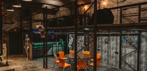 Двухуровневый лофт с нестандартным дизайном