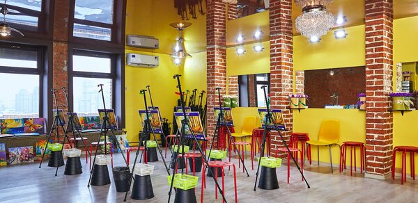 Art -studio Яркий лофт с выходом на крышу