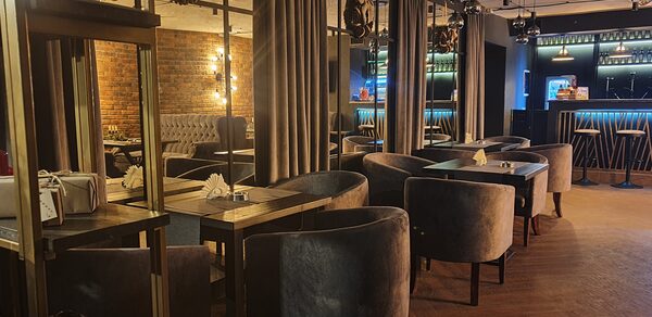 Konig Technical Center. Лофт-кальянная с камином