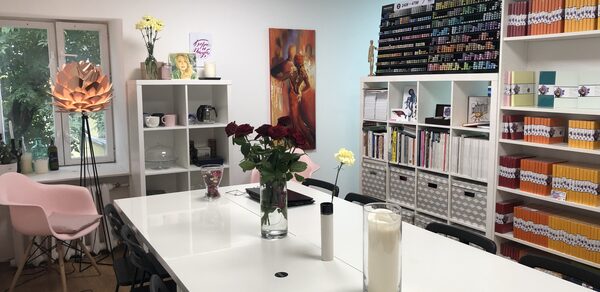 Светлый зал для творческих встреч, мастер-классов