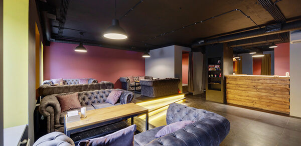 Hustle Lounge Bar в центре города