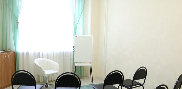 Светлый зал для мероприятий в Самаре